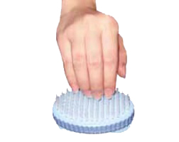 Brosse à ongles avec ventouses.